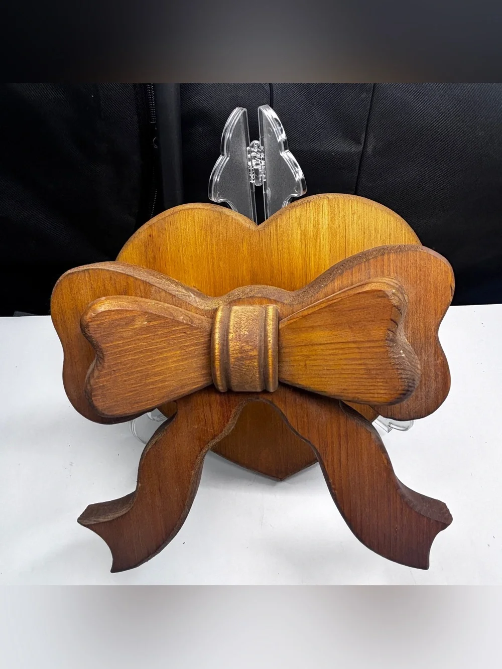 Antique Vtg Oak Wooden Bow Heart Pattern Wall Mounted Quilt Holder Grandma Core